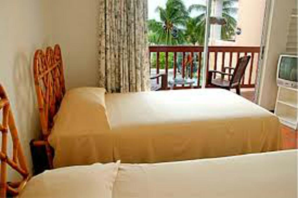 Oistins Carib Blue Apartments מראה חיצוני תמונה