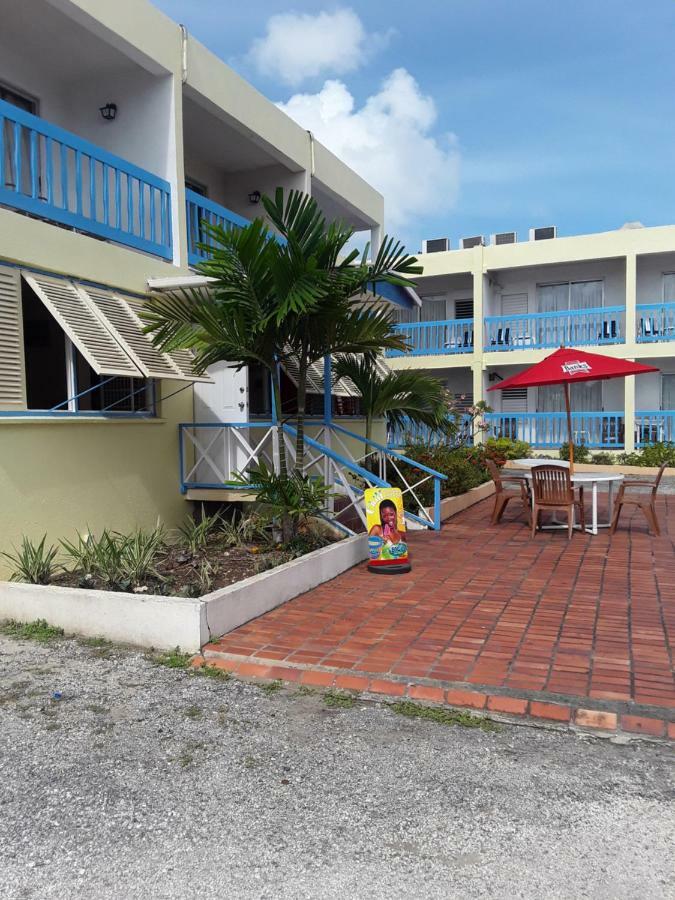 Oistins Carib Blue Apartments מראה חיצוני תמונה