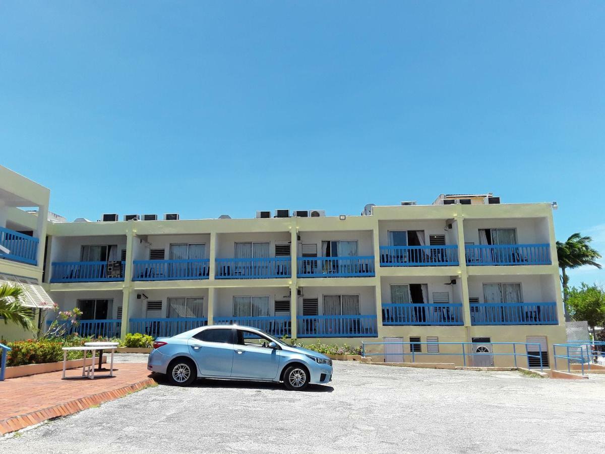 Oistins Carib Blue Apartments מראה חיצוני תמונה
